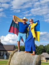 Mėlyna - geltona