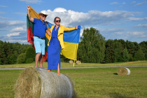 Mėlyna - geltona