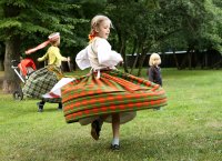 &quot;Suk, suk, suktinį...&quot; Alina Akcijonaitienė