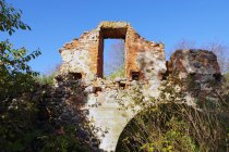 Daugirdiškių dvarvietės griuvėsiai