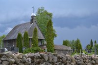 Tryškių koplytėlė kapinėse